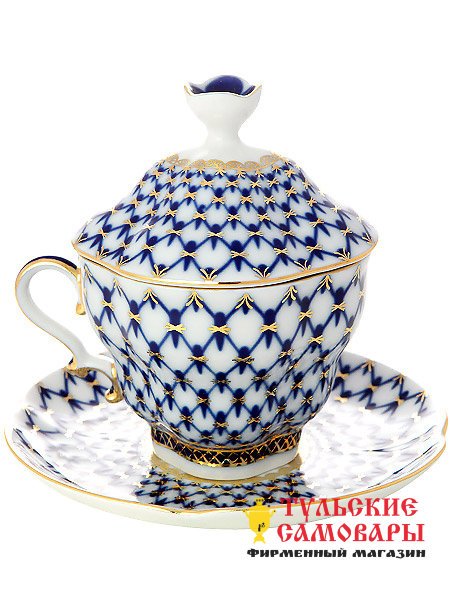 Чашка чайная с крышечкой и блюдцем форма Подарочная-2 рисунок Кобальтовая сетка Императорский фарфоровый завод фото 1 — Samovars.ru